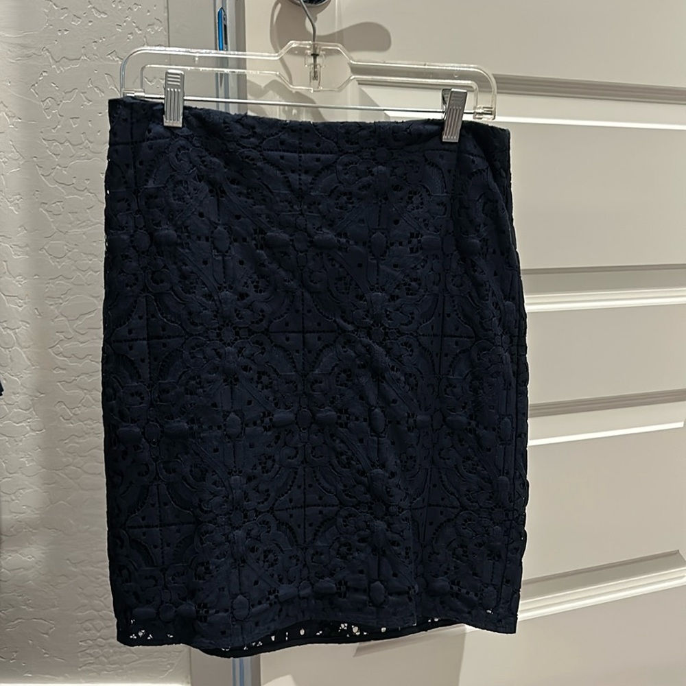 Banana Republic navy skirt. GUC size 8